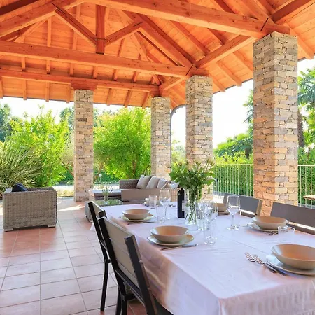 Il Grotto Βερμπάνια